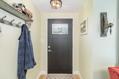 2092 Shryer Ave E, Saint Paul, MN 55109 - photo 3