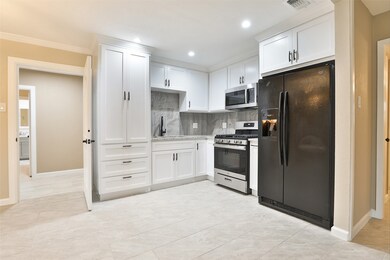 9510 Eblen Dr, Houston, TX 77040 - photo 7