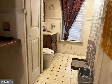 257 W Queen St, Chambersburg, PA 17201 - photo 5