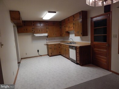 84 Harrison Ave, Berkeley Springs, WV 25411 - photo 6