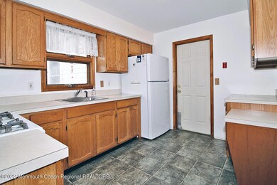 1209 Dell St, Toms River, NJ 08755 - photo 6