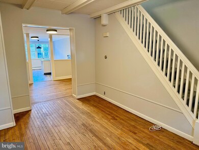 307 1/2 Walnut St, Pottstown, PA 19464 - photo 3