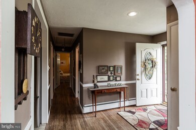 437 Maple St, Columbia, PA 17512 - photo 3