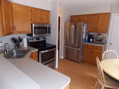 546 Victory Cir, Ballston Spa, NY 12020 - photo 3