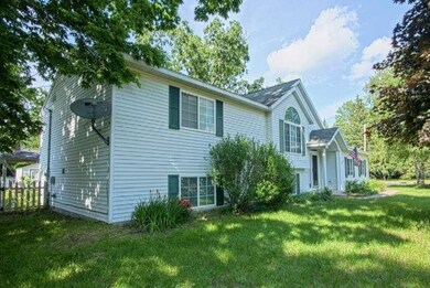 605 Hunt St, Lowell, MI 49331 - photo 2