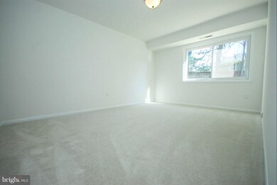 204 Park Terrace Ct SE unit 24, Vienna, VA 22180 - photo 5