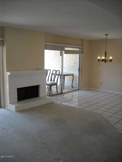 Living Room (2)