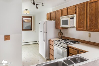 008-Kitchen