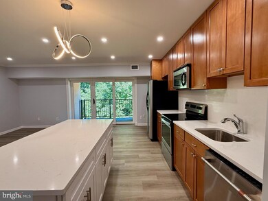 11603 Stoneview Square unit 21C, Reston, VA 20191 - photo 4