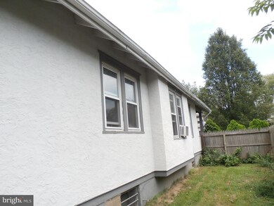 202 E Roland Rd, Brookhaven, PA 19015 - photo 4