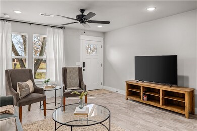 214 NW L St, Bentonville, AR 72712 - photo 5