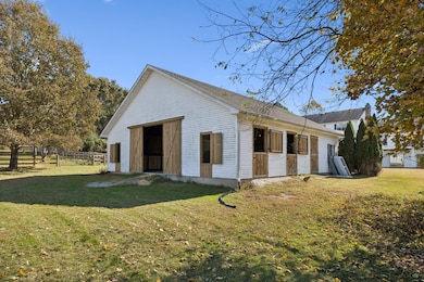 2600 Clanton Rd, Lawrenceburg, TN 38464 - photo 4