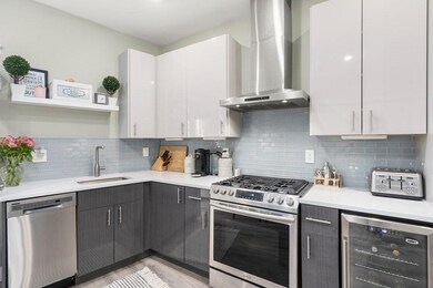 225 Bowen St unit 1, Boston, MA 02127 - photo 4