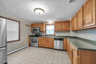 139 Yale St, Ludlow, MA 01056 - photo 6