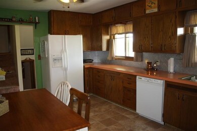 208 W 1st St, Hugoton, KS 67951 - photo 5