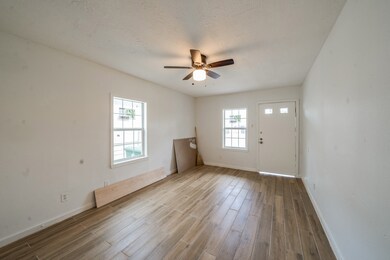 3710 Cactus St unit 3712, Houston, TX 77026 - photo 2