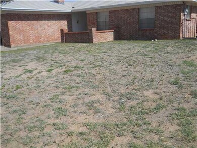 15324 Woodhill Ct, Horizon City, TX 79928 - photo 2