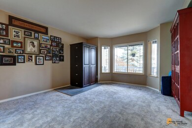 Formal Living/Den