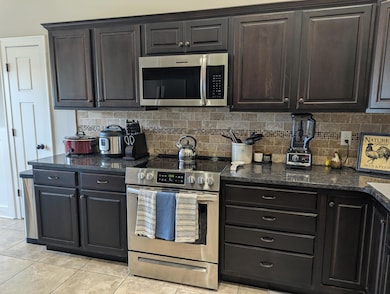 1053 Jonas Dr, Soddy Daisy, TN 37379 - photo 5