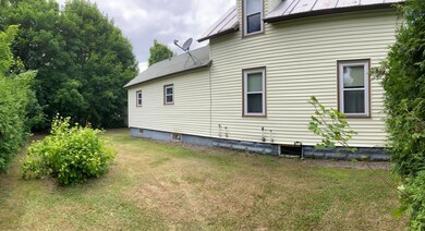 17 Poplar St, Skowhegan, ME 04976 - photo 2