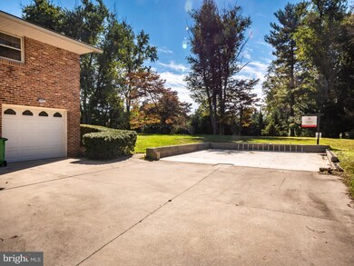 10813 Hunting Ln, Columbia, MD 21044 - photo 4