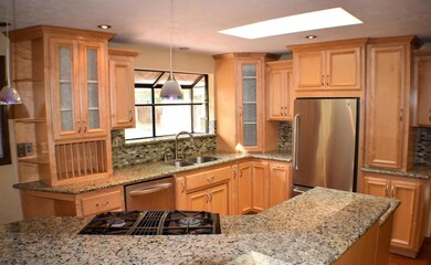 1975 Camellia Ave, Medford, OR 97504 - photo 7