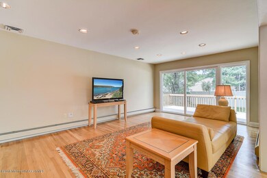 003_Family Room