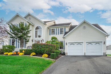 9 Lois Ln, Rensselaer, NY 12144 - photo 2