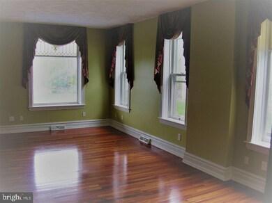 119 N 4th St, Lemoyne, PA 17043 - photo 2