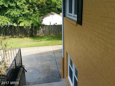 8803 Brae Brooke Dr, Lanham, MD 20706 - photo 4