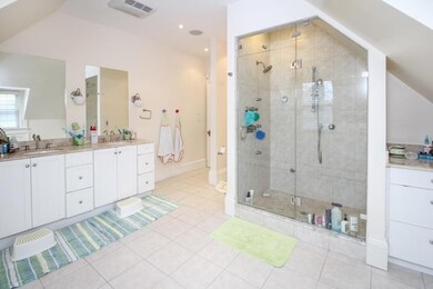 9 Farquhar Rd unit 9, Newtonville, MA 02460 - photo 5