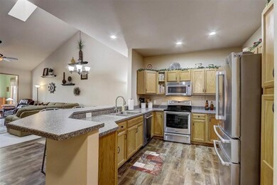 42 Blue Iris Way unit 10, Fitchburg, WI 53711 - photo 3