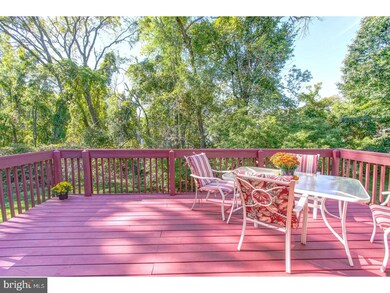 2492 Hillendale Dr, Norristown, PA 19403 - photo 4