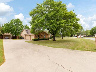 3901 Buena Vista Cir, Granbury, TX 76049 - photo 2