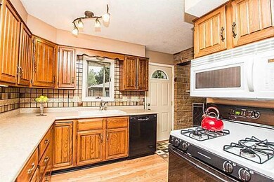 3319 E 29th St, Des Moines, IA 50317 - photo 5