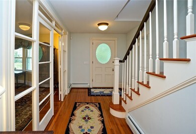 Let's go inside, the interior and front doors were