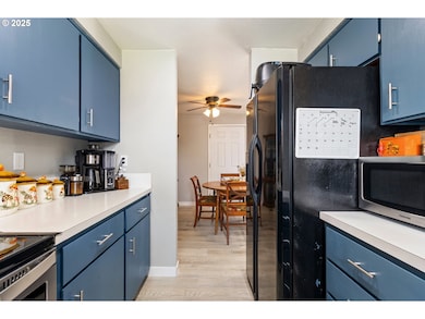 337 S Grove Ln, Sutherlin, OR 97479 - photo 4