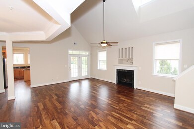 13882 Greendale Dr unit 43, Woodbridge, VA 22191 - photo 3