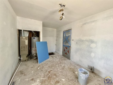 3105 SE Irvingham St, Topeka, KS 66605 - photo 3