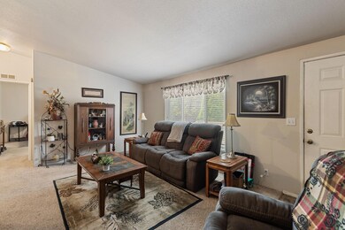 2040 Robertson Bridge Rd, Grants Pass, OR 97526 - photo 4