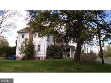 1118 Old Gravel Pike, Schwenksville, PA 19473 - photo 3