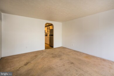 4411 Hallfield Manor Dr, Nottingham, MD 21236 - photo 5