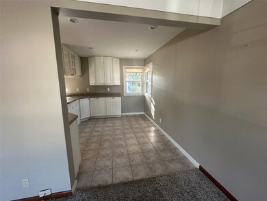 415 35th St SE, Cedar Rapids, IA 52403 - photo 4