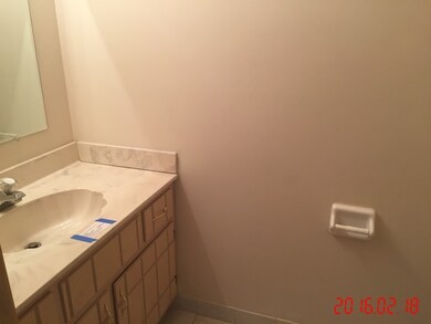 18049 Poplar Ln, Country Club Hills, IL 60478 - photo 4