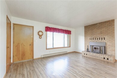 3378 Nebraska St, Longview, WA 98632 - photo 4