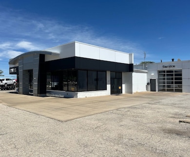 2051 N Main St, Canton, IL 61520 - photo 6