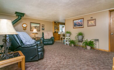 004_Living Room
