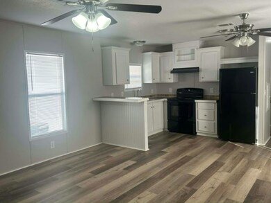 11405 Michelle Way unit 461, Tampa, FL 33637 - photo 2