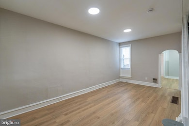 1645 S Etting St, Philadelphia, PA 19145 - photo 4