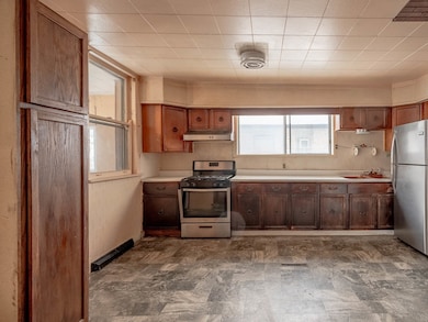 8025 S Euclid Ave, Chicago, IL 60617 - photo 7